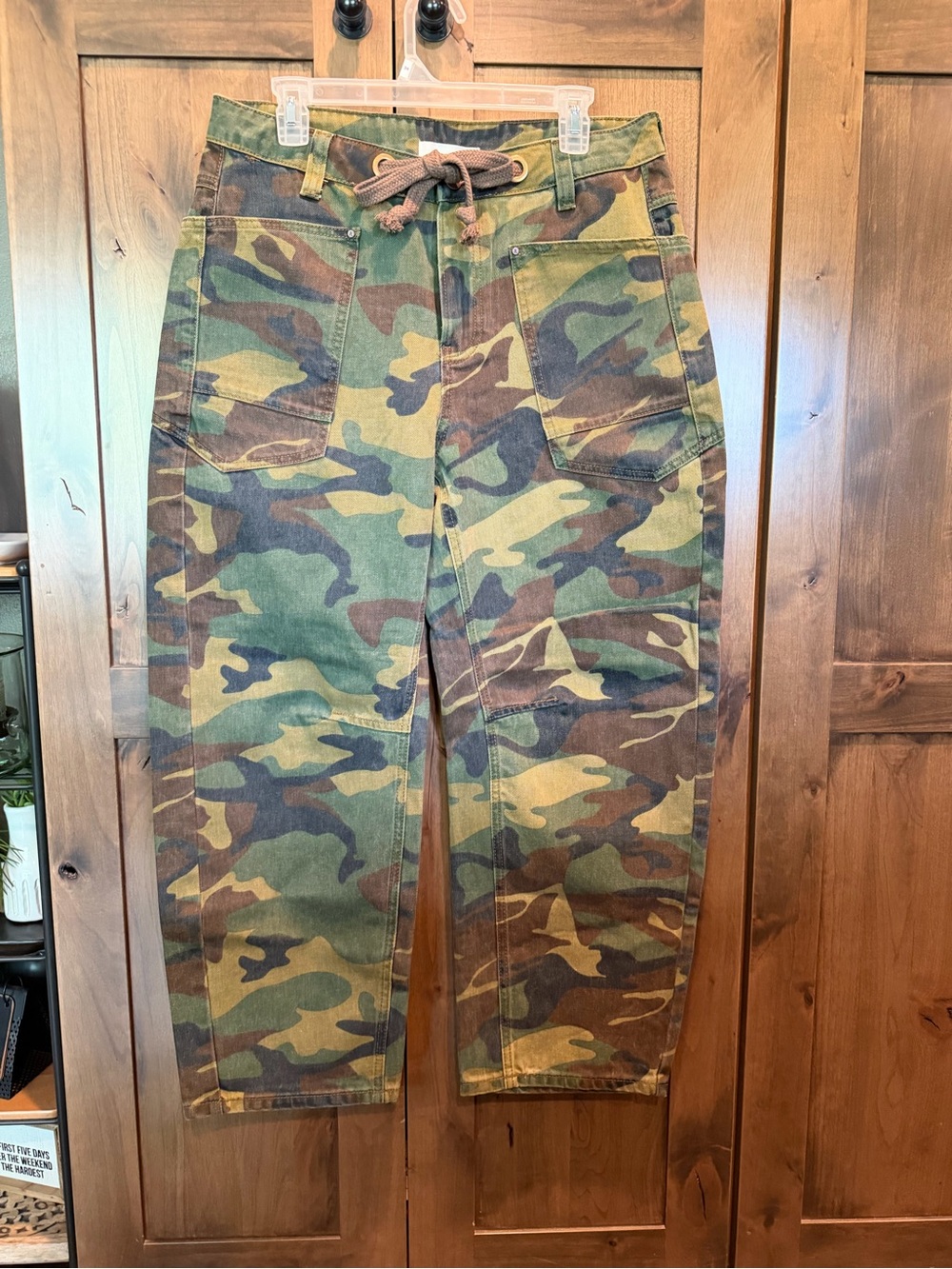Women’s Cropped Camo Barrel Jeans - Green Camo